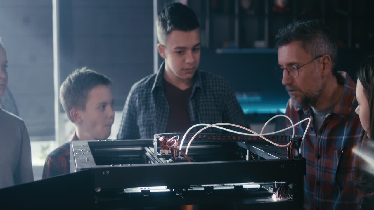 Students learning about 3D printing