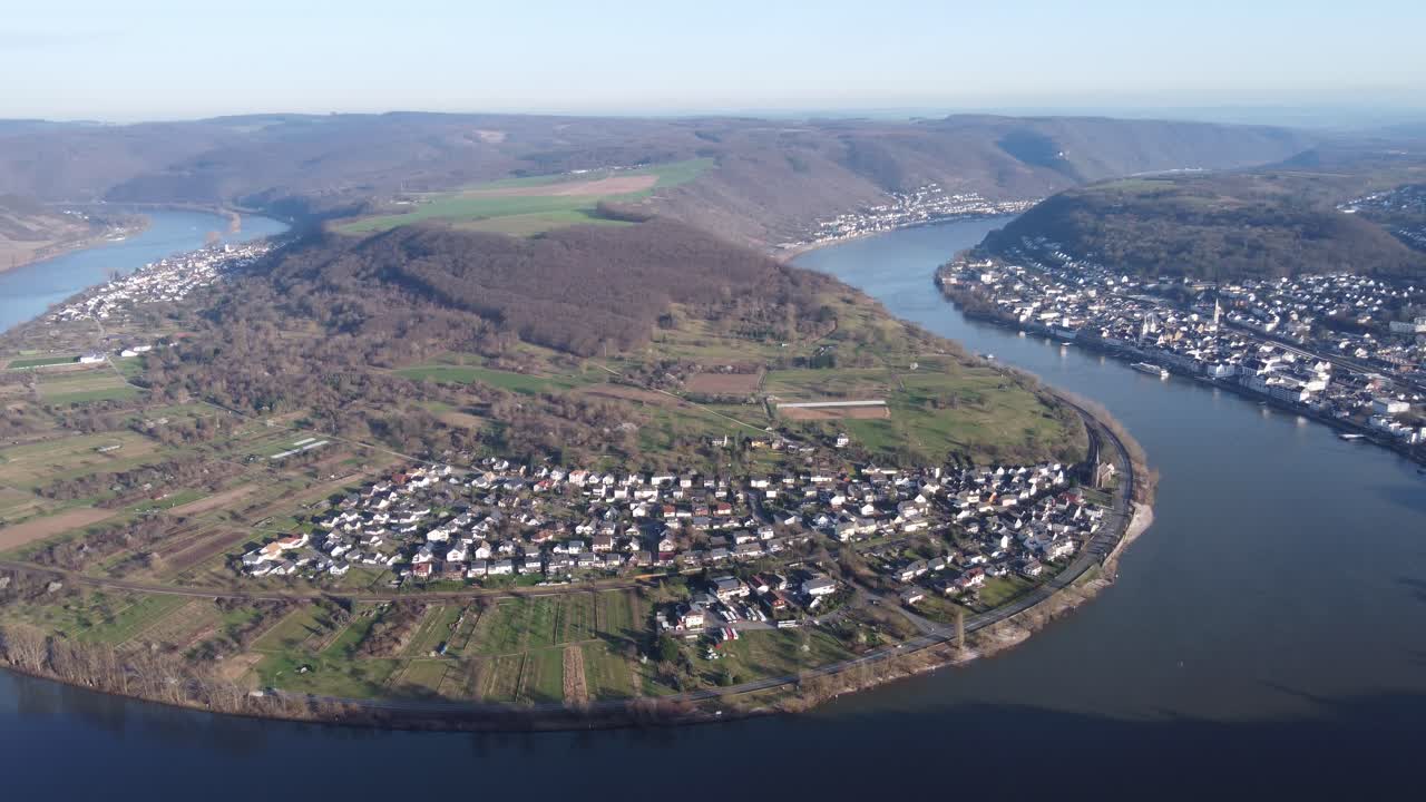 독일의 그레이트 라인 루프 (great rhine loop) 와 파르트 (boppard) 의 공중 풍경