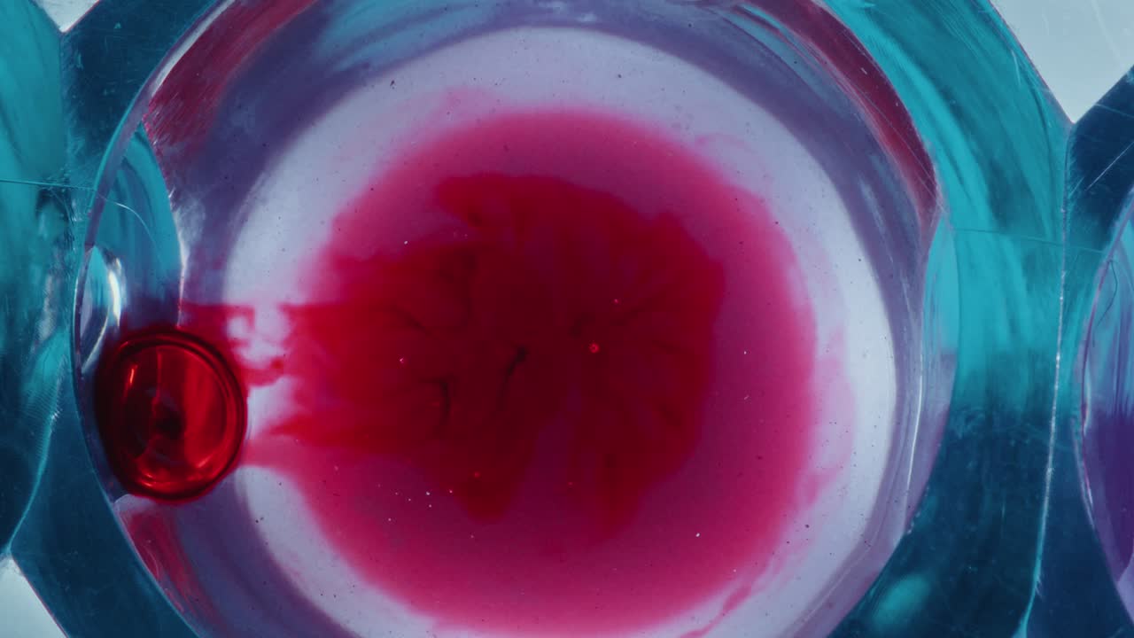 Blood Droplet Duffusing in Transparent Liquid during Chemical Experiment
