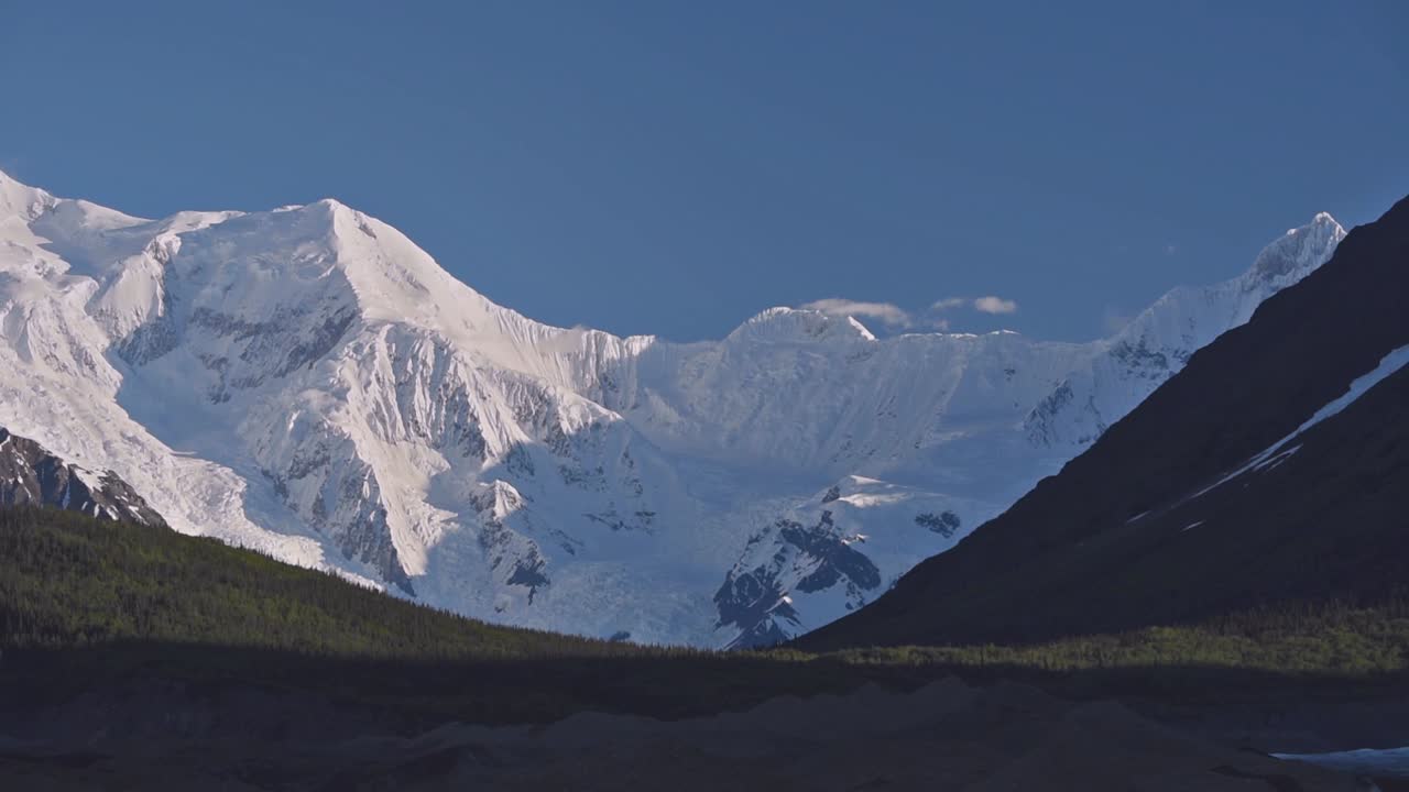 monte blackburn panorámica izquierda en alaska
