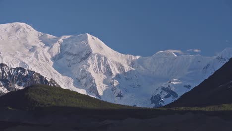 Mount-Blackburn-Panning-Left-In-Alaska