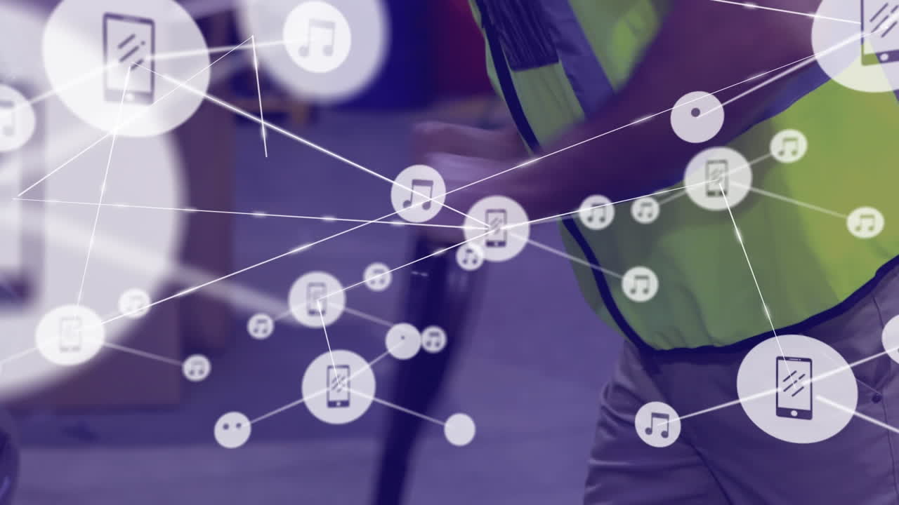 animación de la red de conexiones con iconos sobre el hombre que trabaja en el almacén