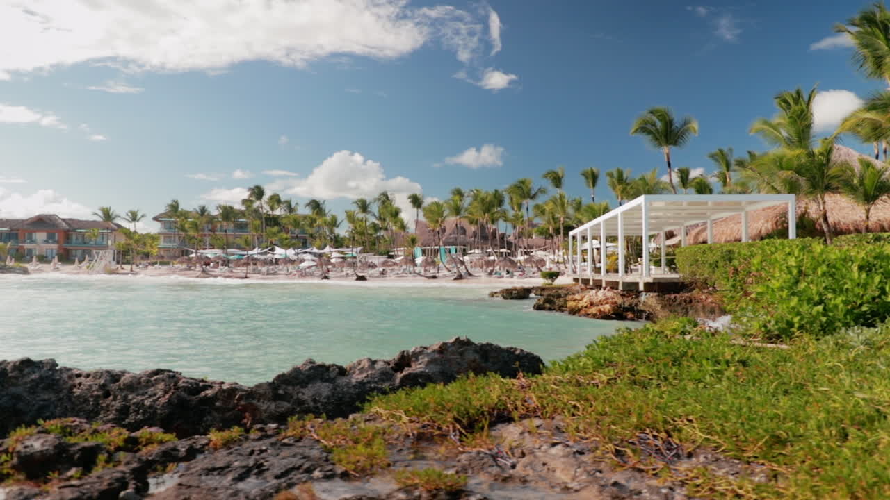 dolly a la izquierda de la isla en el caribe