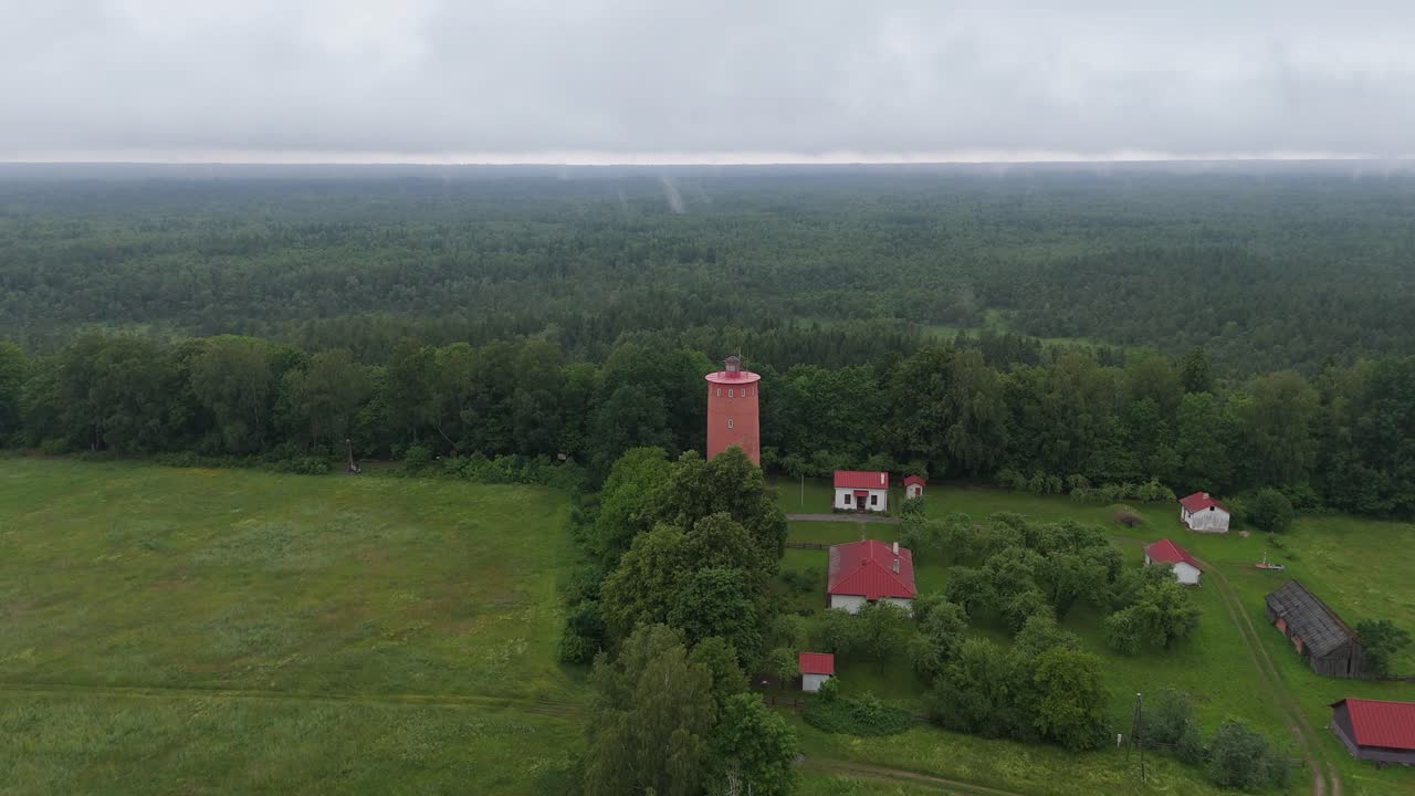 faro de slitere en la letonia