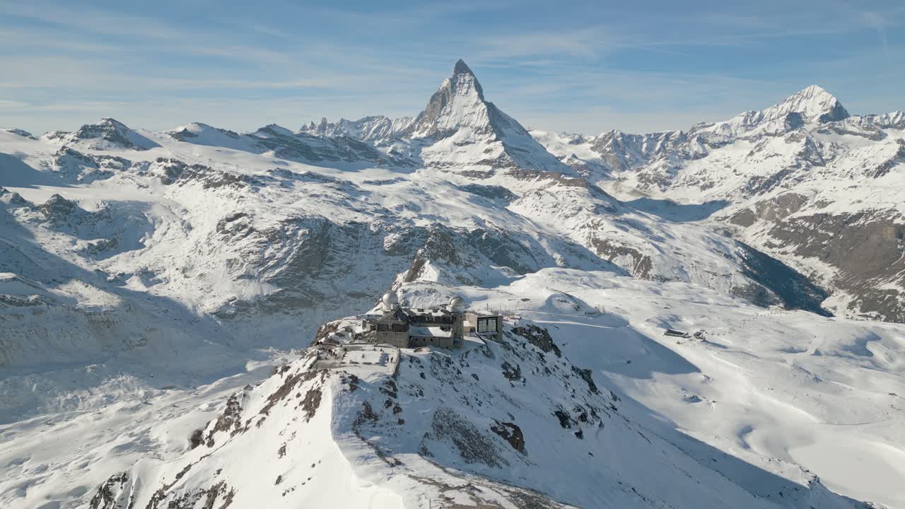 impresionantes imágenes aéreas sobre gornergrat y matterhorn imágenes de drones 4k