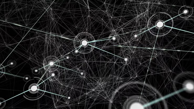 Animazione di una rete di connessioni con icone su sfondo nero con costellazioni.