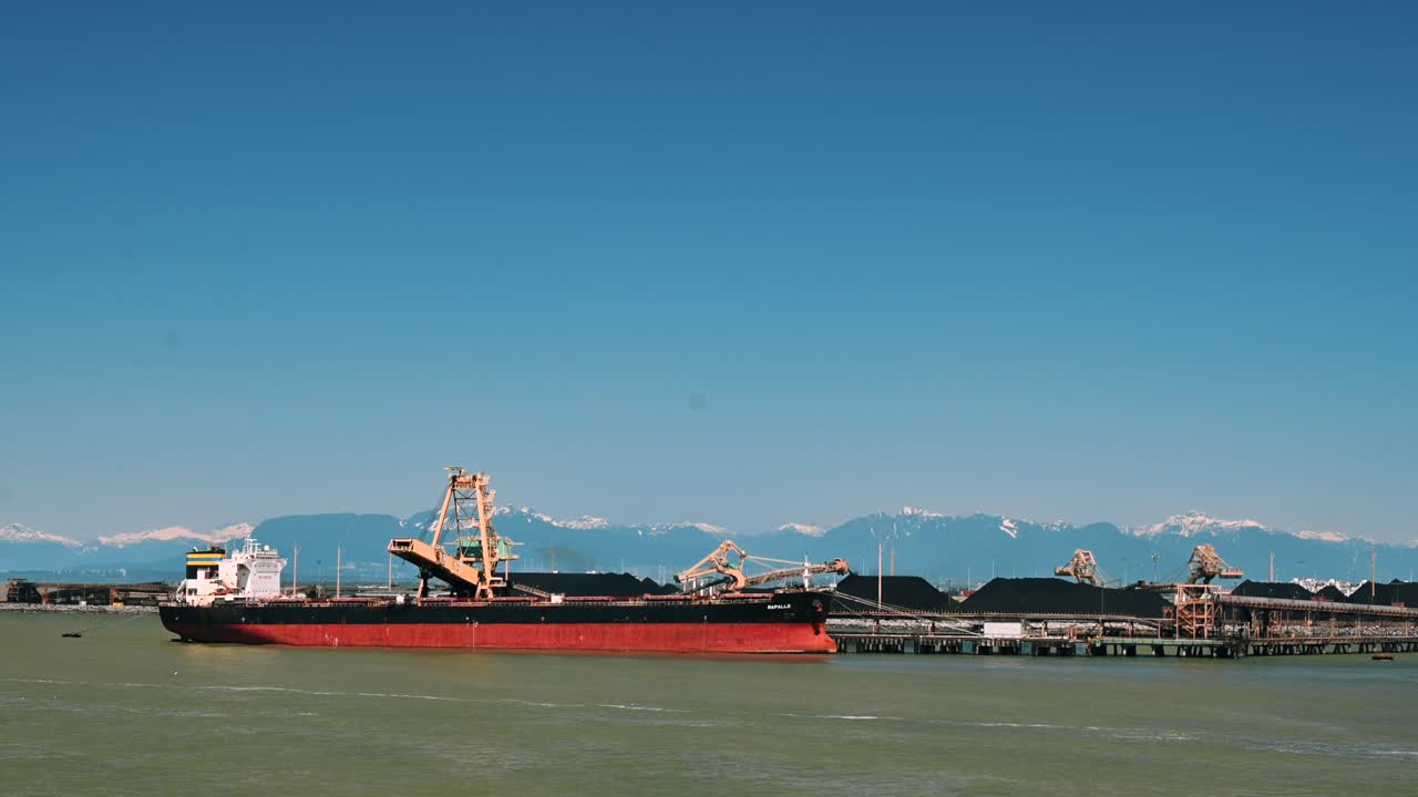 tsawwassen 컨테이너 터미널에서 대량 컨테이너 선박의 정박 절차