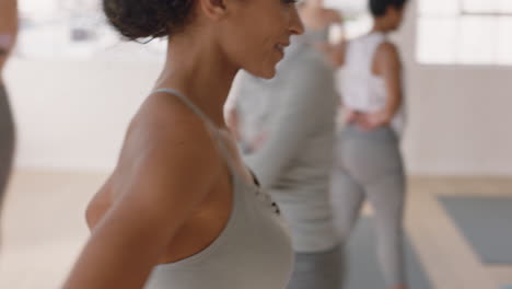 Clase-De-Baile-Grupo-De-Bailarinas-Multiétnicas-Terminaron-De-Practicar-Saliendo-Del-Gimnasio