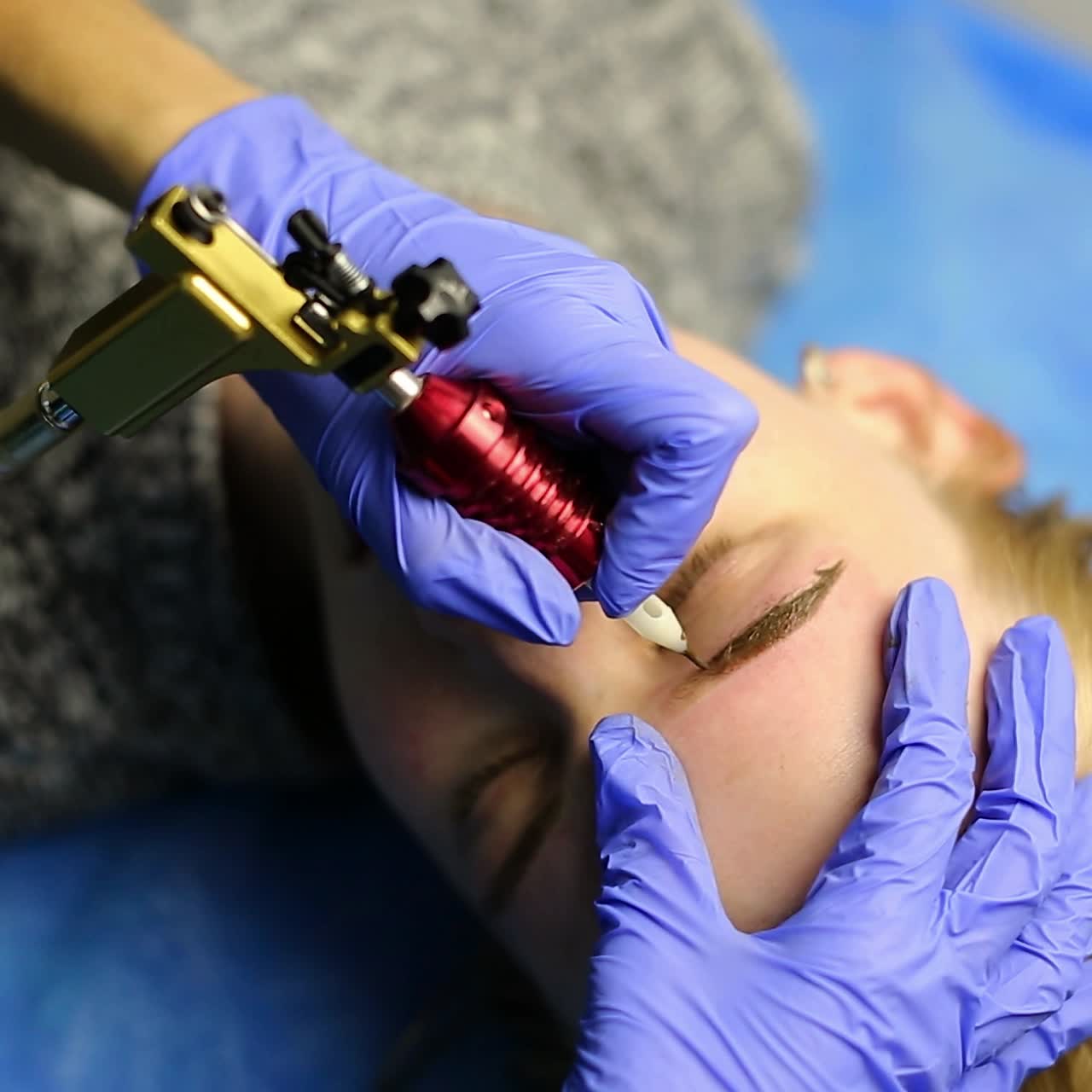 Technique of drawing eyebrows