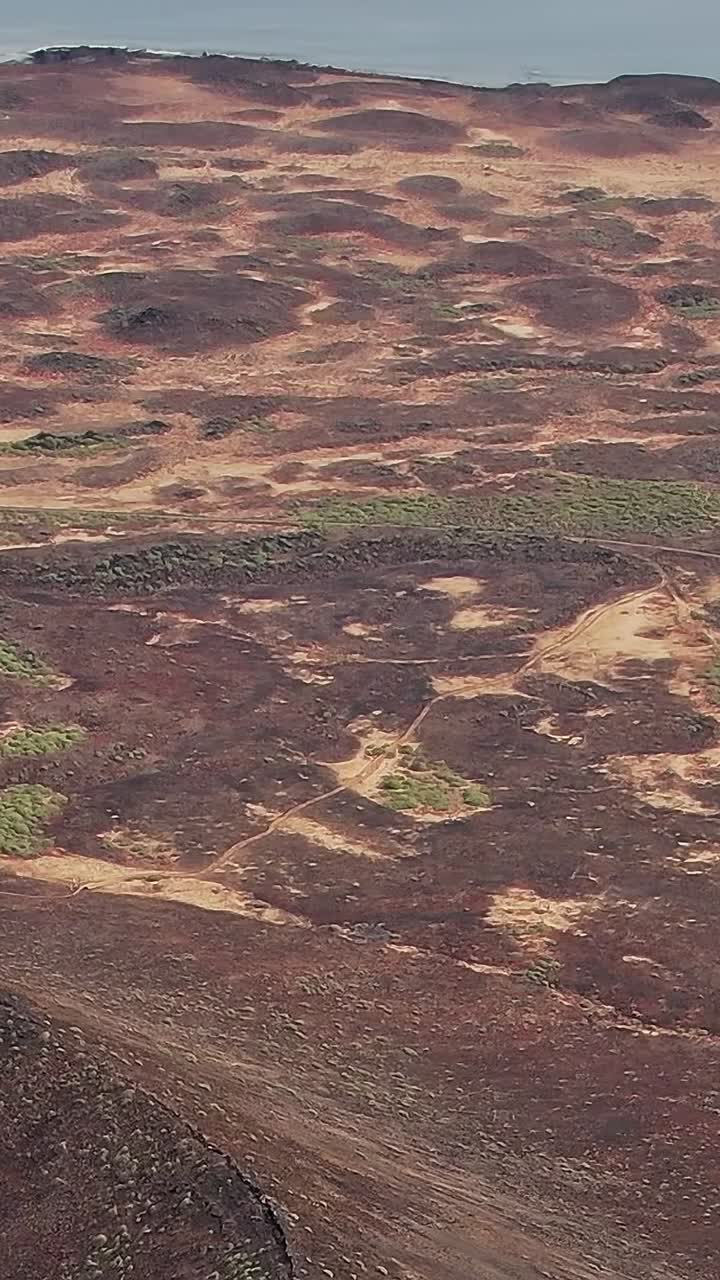 Vista di un paesaggio aspro dall'alto nelle Isole Canarie, Spagna.