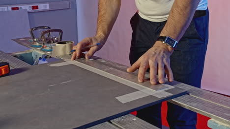 proceso de instalación de las baldosas