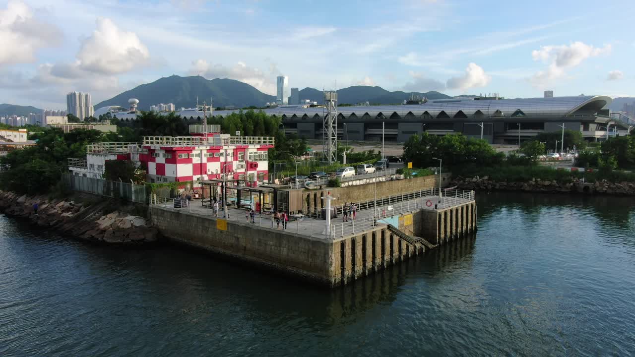 이전 카이 타이 공항 소방서 및 주변 베이 스카이라인, 조감도