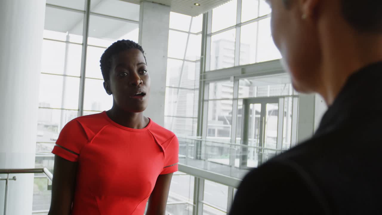Businesswomen discussing in the office 4k