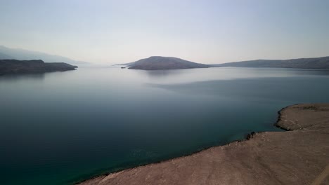 Surreal-Schöne-Landschaft,-Insel-Pag,-Kroatien