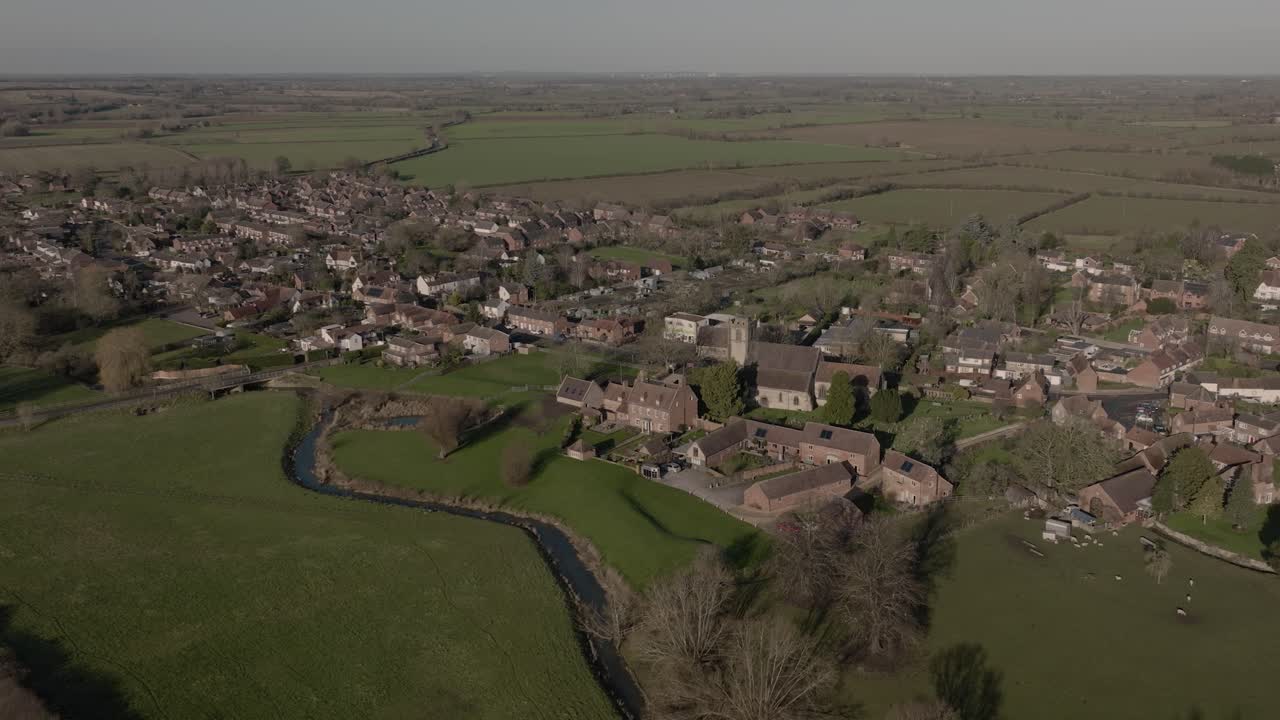 warwickshire pueblo moderno paisaje aéreo largo río itchington itchen invierno