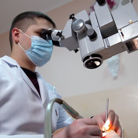dentist training on manikin