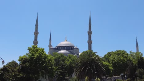 the blue mosque in istanbul, turkey