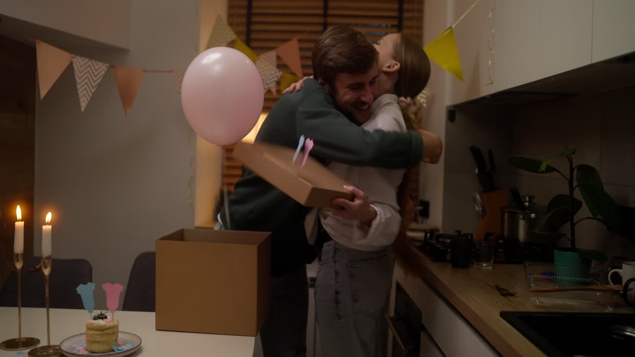 la fiesta de revelación de género de la pareja