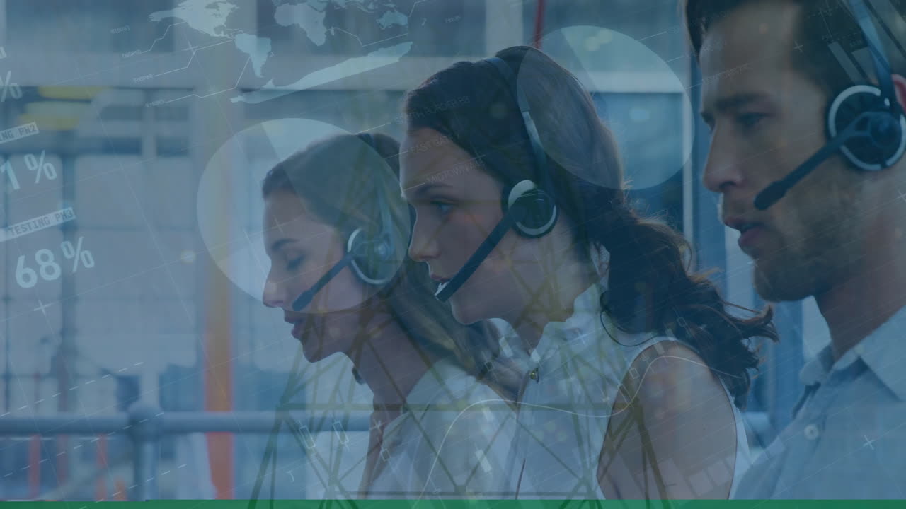 animación de la interfaz infográfica, diversos representantes de servicio al cliente hablando con los clientes