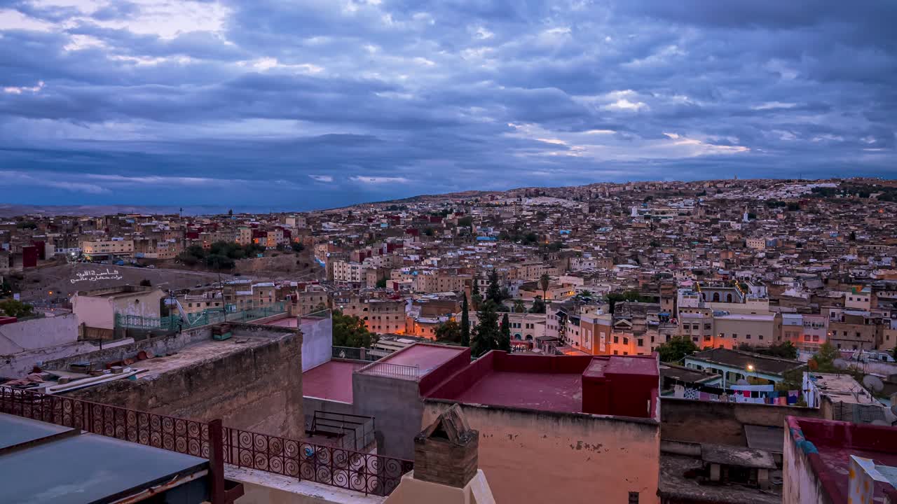 hermoso timelapse de la ciudad de fes en marruecos.