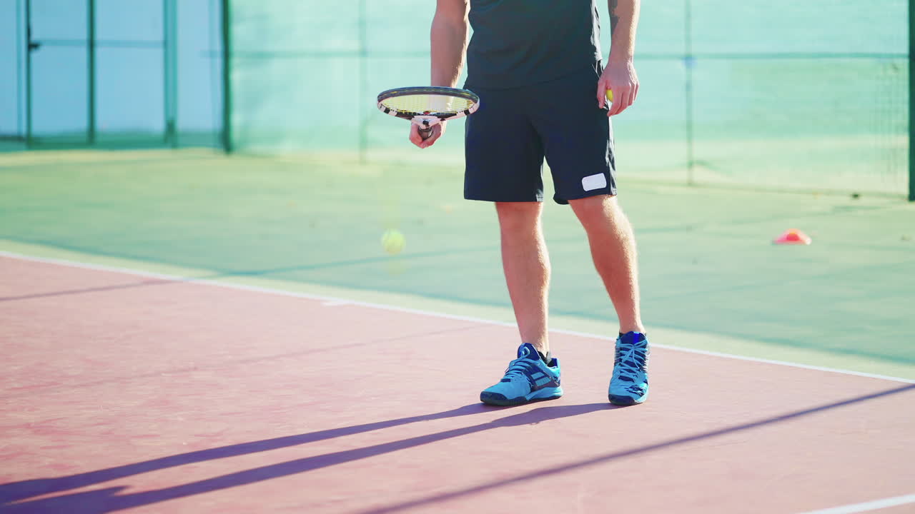 테니스를 하는 남자