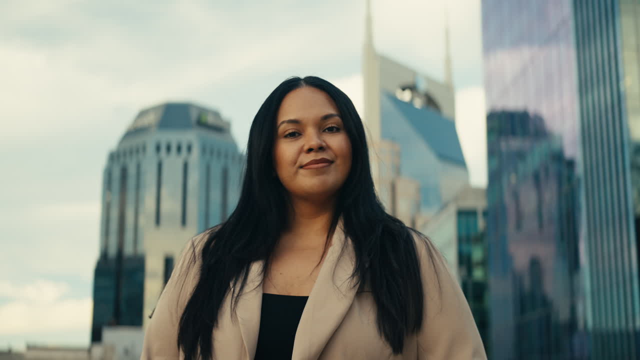 Mulher de negócios na cidade
