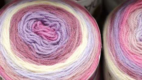 Close-up-shot-of-ful-yarn