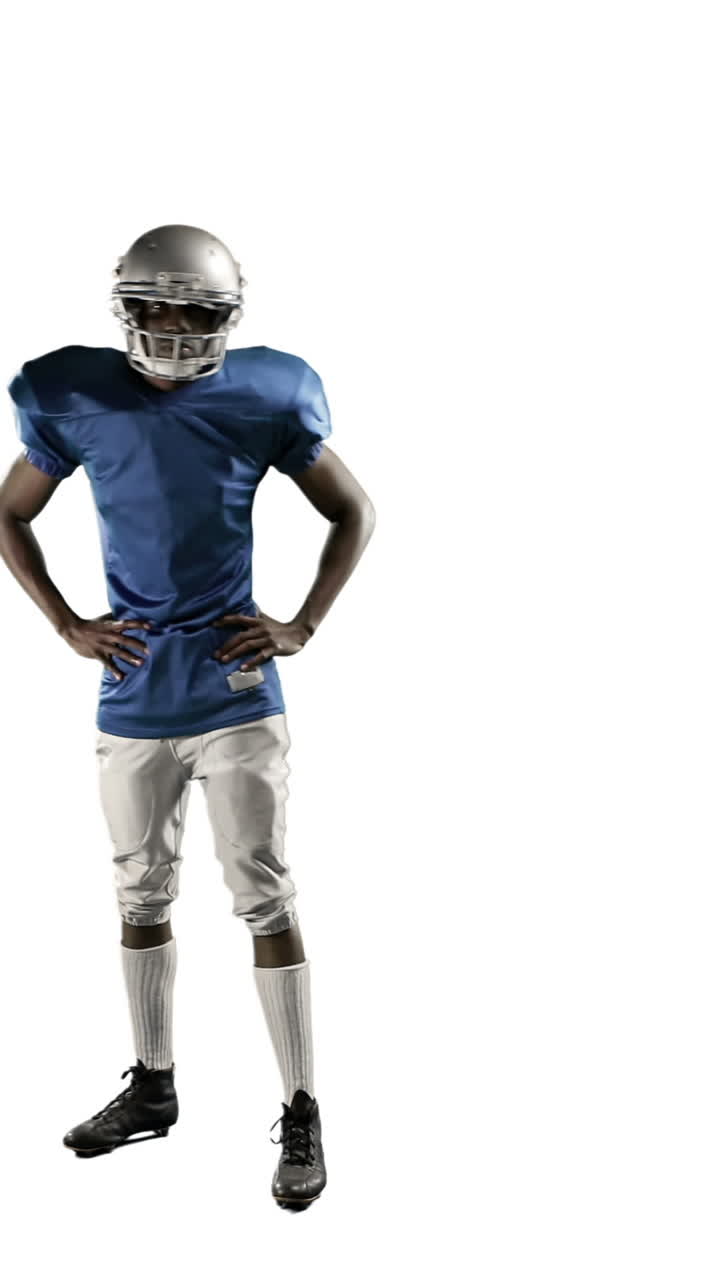 jugador de fútbol americano mirando a la cámara