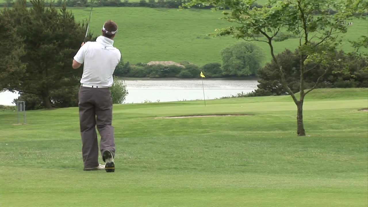 chip de golf para el verde