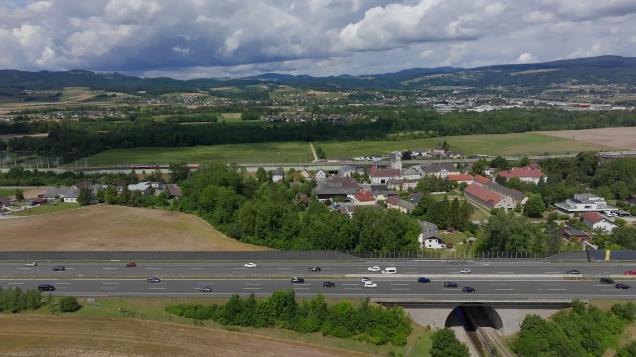 시골 지역 의 고속도로 의 공중 사진