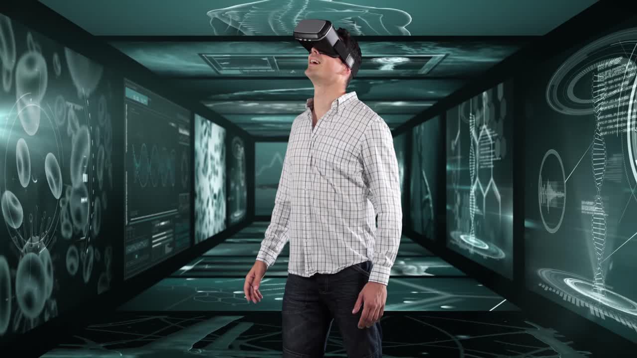 animación de un hombre de negocios que usa auriculares vr sobre pantallas con procesamiento de datos médicos