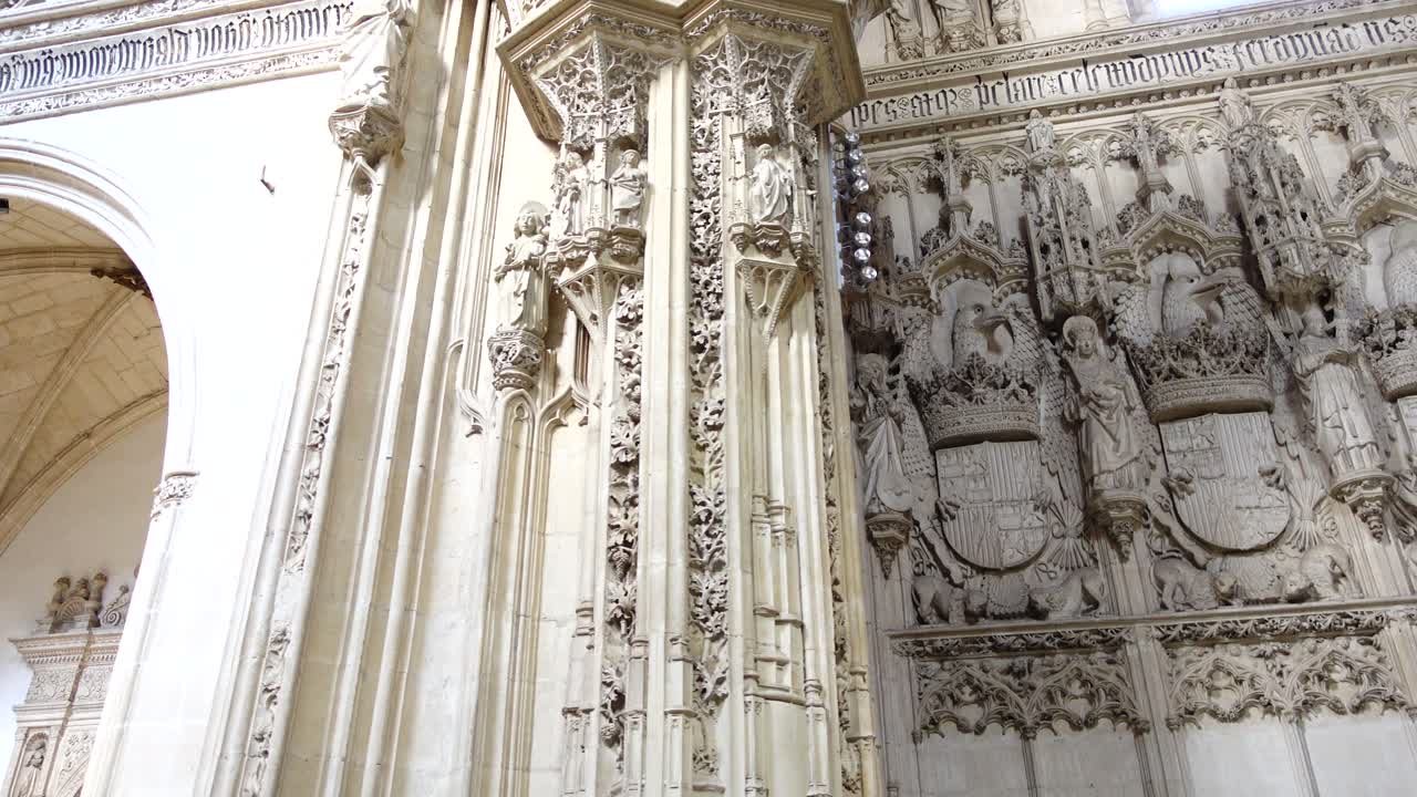 Interno del Monastero di San Juan de los Reyes a Toledo, Spagna. Il Monastero di San Juan de los Reyes a Toledo, Spagna