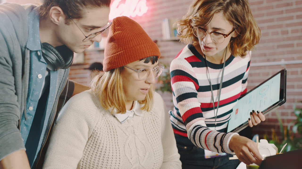 gente de negocios, creativa y de conversación