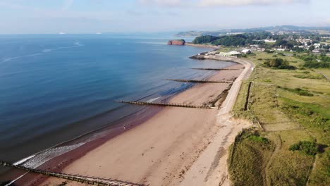 Dawlish-Warren-Beach-Con-La-Ciudad-En-La-Distancia