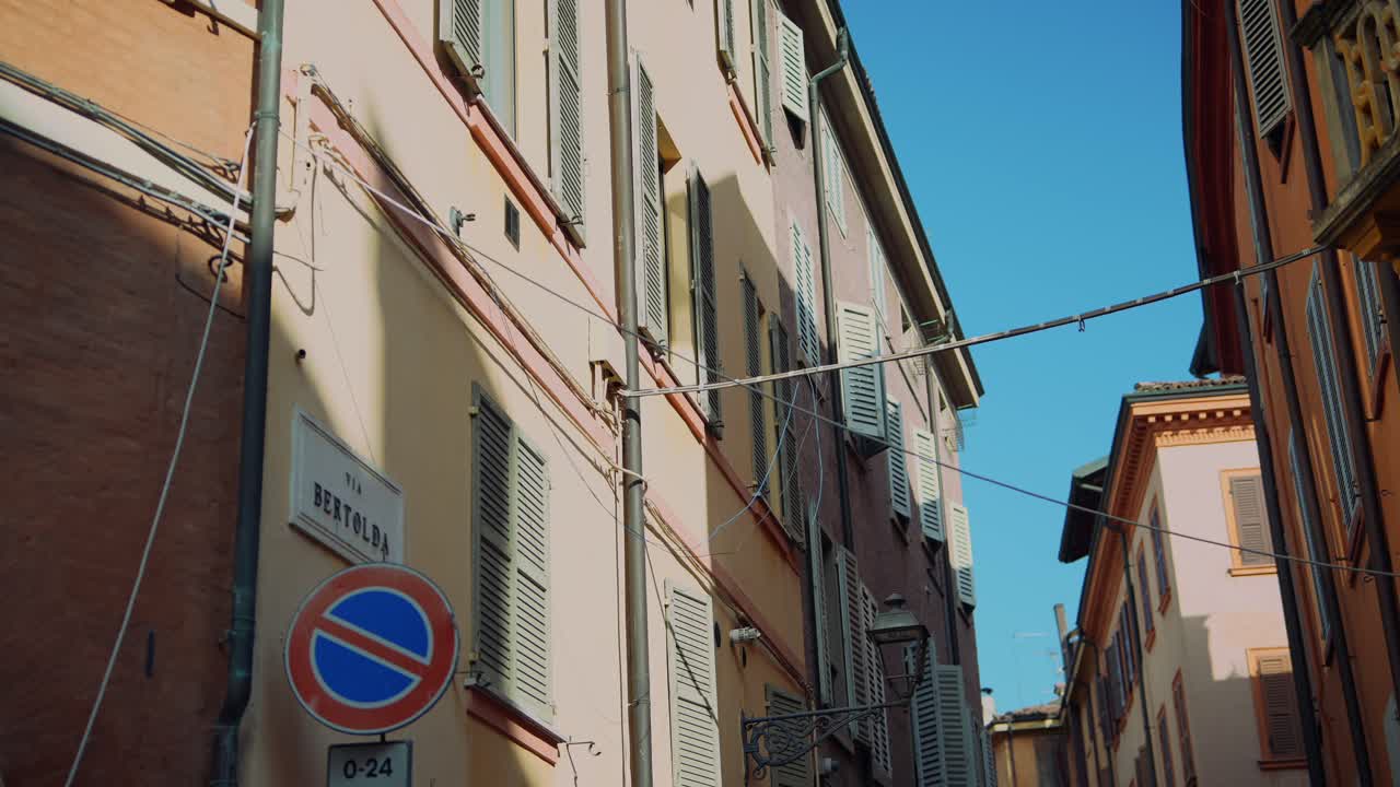 Italian Alleyway with Charming Buildings