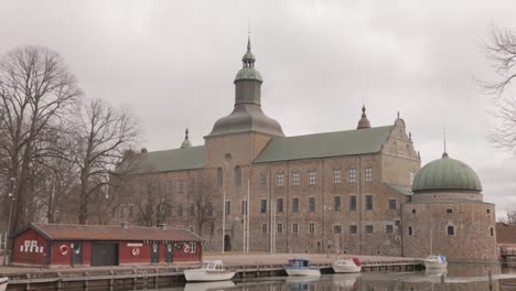 Fortress-Of-Vadstena-Castle-In-The-Peaceful-Town-Of-Vadstena,-Sweden