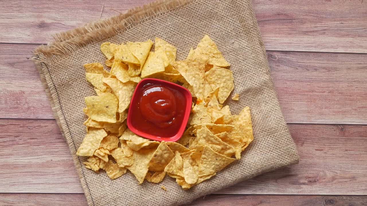 nachos con salsa