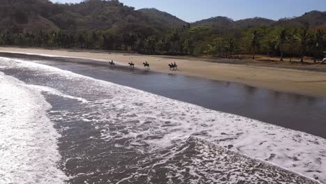 Drohnenaufnahmen-Aus-Der-Luft-In-Der-Nähe-Des-Hotels-Punta-Islita-In-Costa-Rica