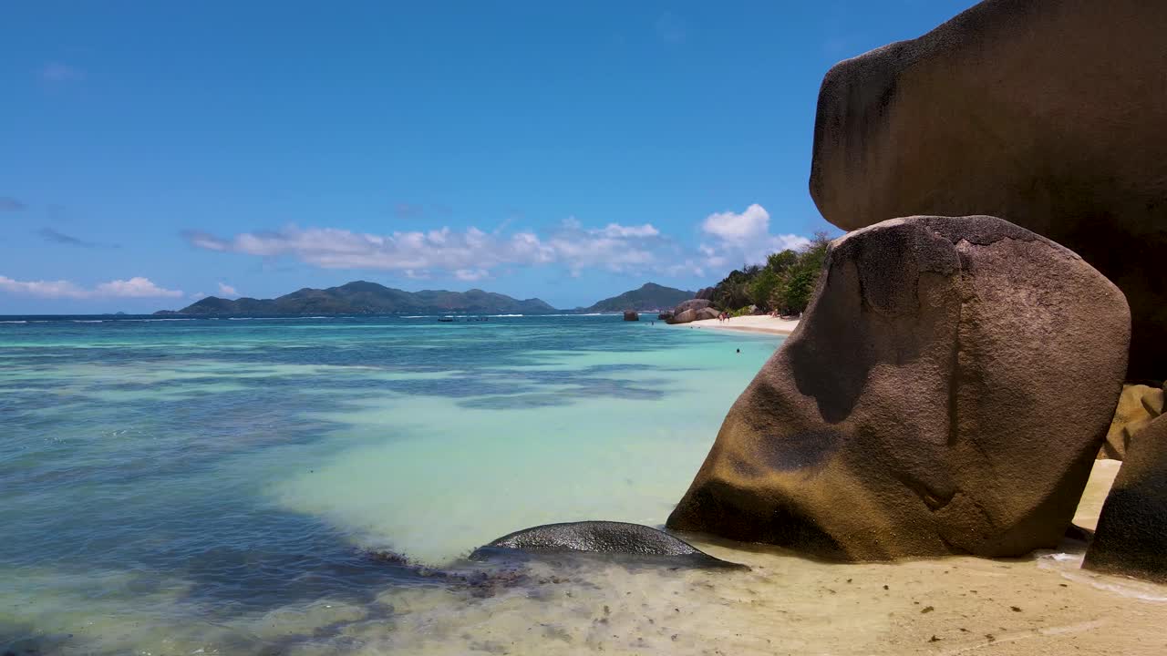 Rocce di La Digue, Seychelles Aerial Drone17.mp4