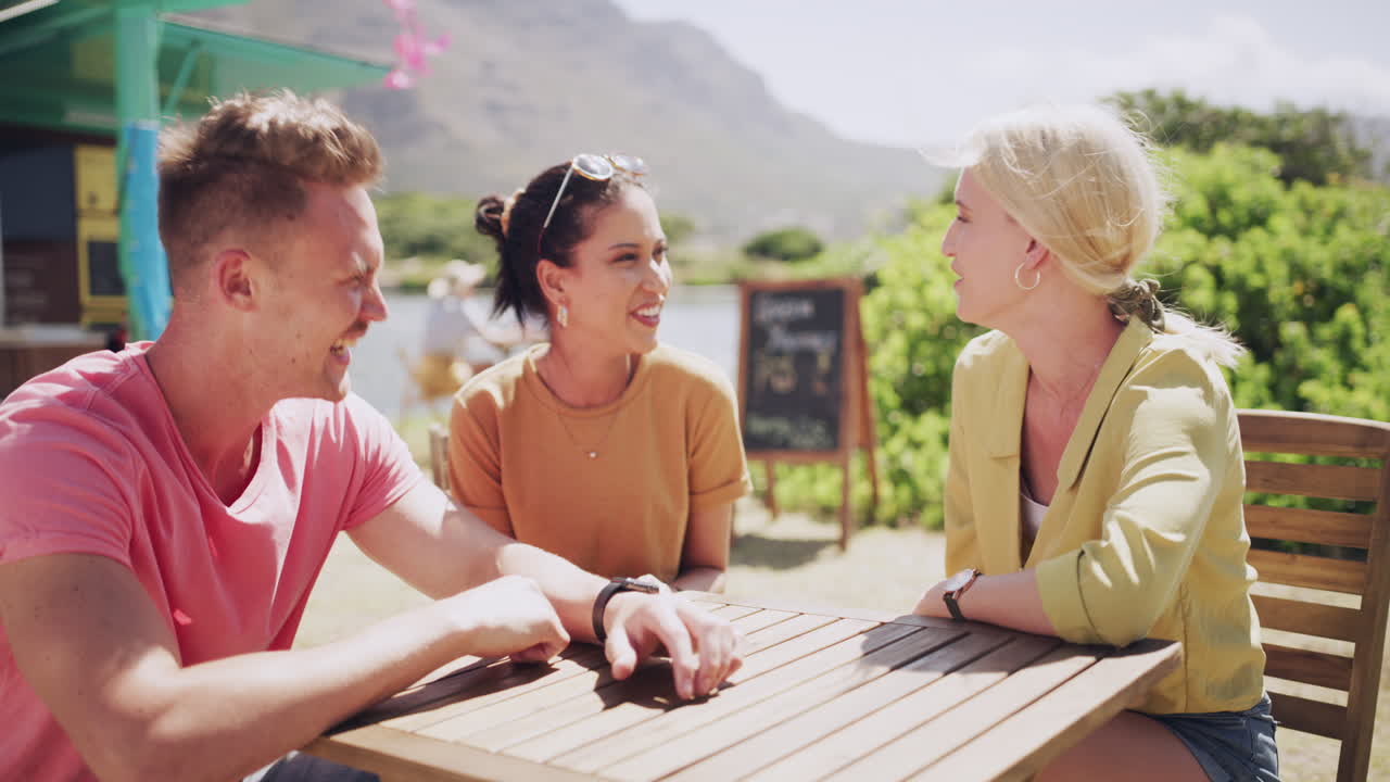 우리는 할 수 있는 한 자주 함께합니다.