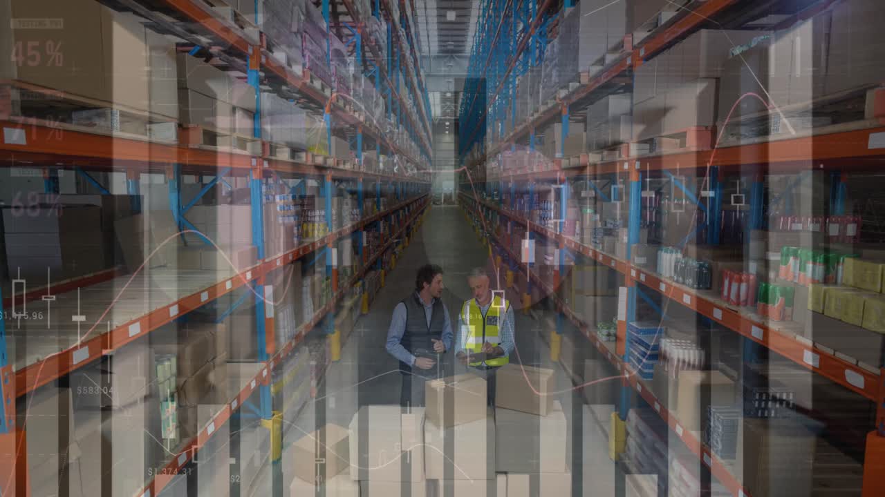 animación del procesamiento de datos financieros sobre hombres que trabajan en el almacén