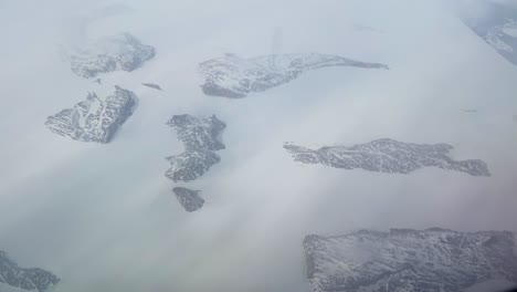 buena antena sobre la capa de hielo de groenlandia, ya que se está rompiendo debido al calentamiento global