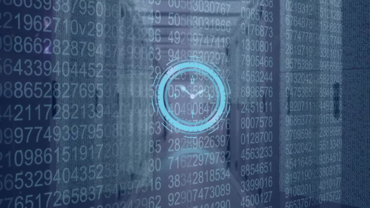 animación del procesamiento de datos y movimiento del reloj sobre la sala del servidor