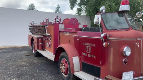 camión de bomberos estacionado en la calle