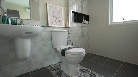diseño de interiores de baño recientemente renovado, nadie