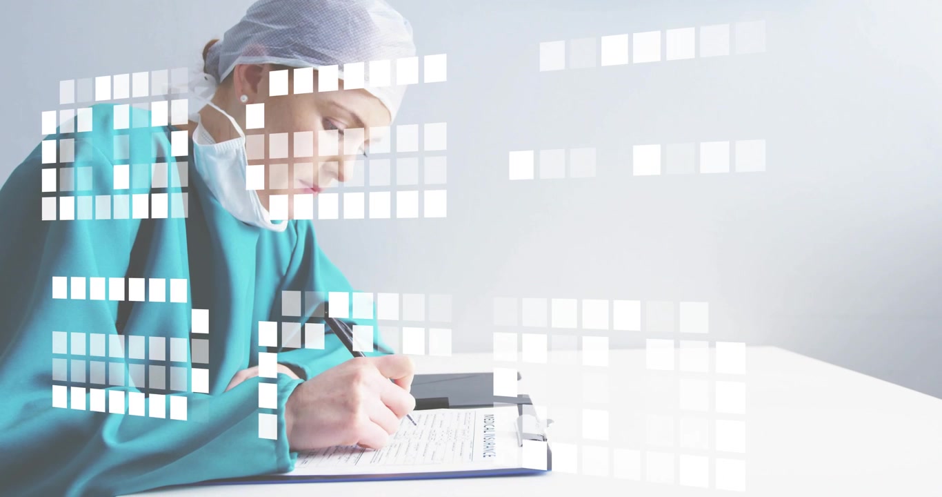 Clinico medico che compila un modulo su una cartellina mentre avvia una griglia di pixel trasparente per le cartelle cliniche