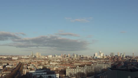 Wide-shot-of-Rotterdam,-the-Netherlands-on-a-sunny-winter-day