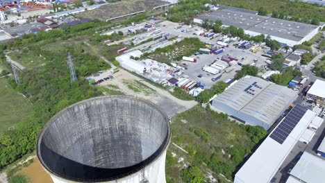 Luftbogen-Um-Naturzugkühlturm,-Zementwerk-Heidelberg