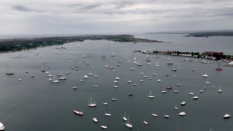 Segelboote-In-Der-Bucht-Von-Newport-Rhode-Island-Antenne