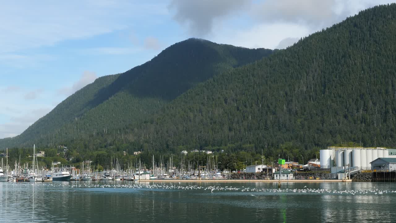 Sitka-Kanal, ANB Hafen im Sommer, Alaska, Vereinigte Staaten von Amerika. Angeln in Sitka.